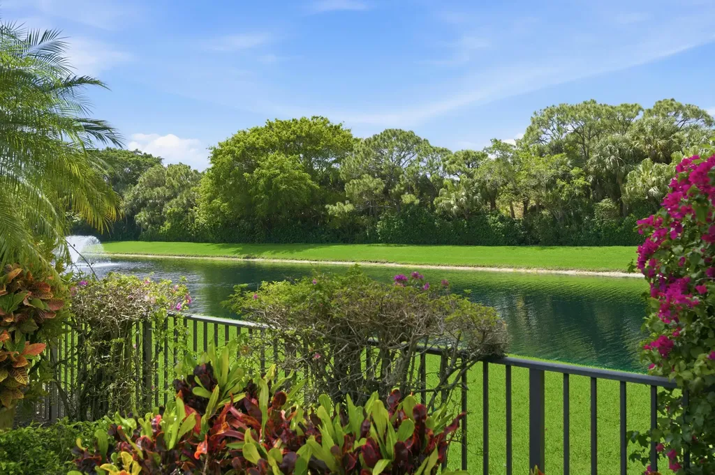 24 Laguna Terrace Palm Beach Gardens FL 33418