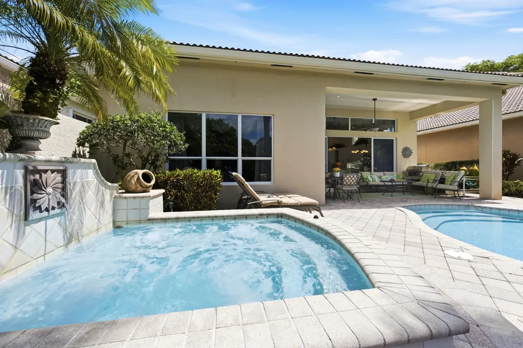 24 Laguna Terrace Palm Beach Gardens FL 33418