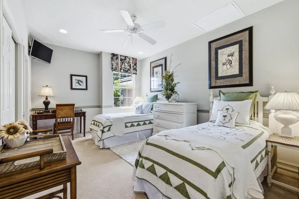 24 Laguna Terrace Palm Beach Gardens FL 33418