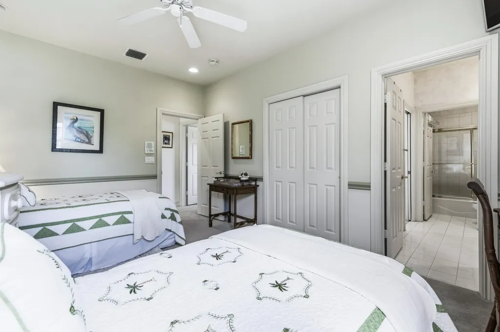 24 Laguna Terrace Palm Beach Gardens FL 33418