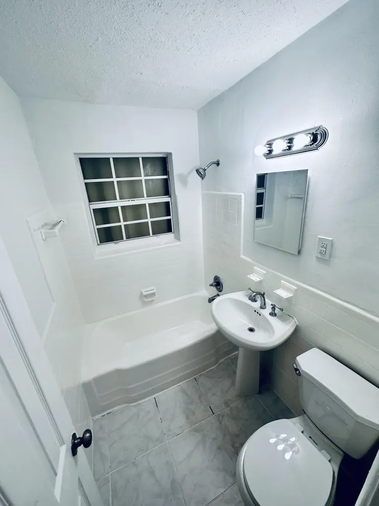 2849 SW 8th Street Fort Lauderdale FL 33312