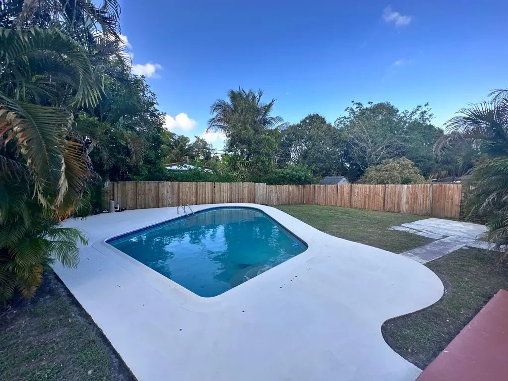 2849 SW 8th Street Fort Lauderdale FL 33312