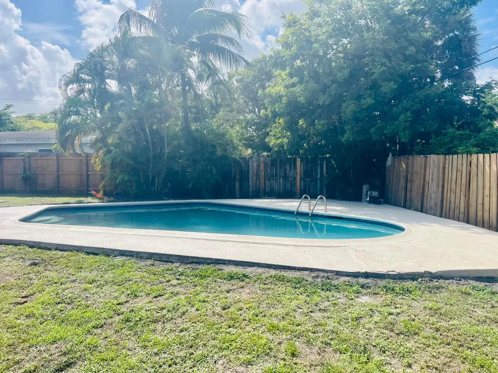2849 SW 8th Street Fort Lauderdale FL 33312