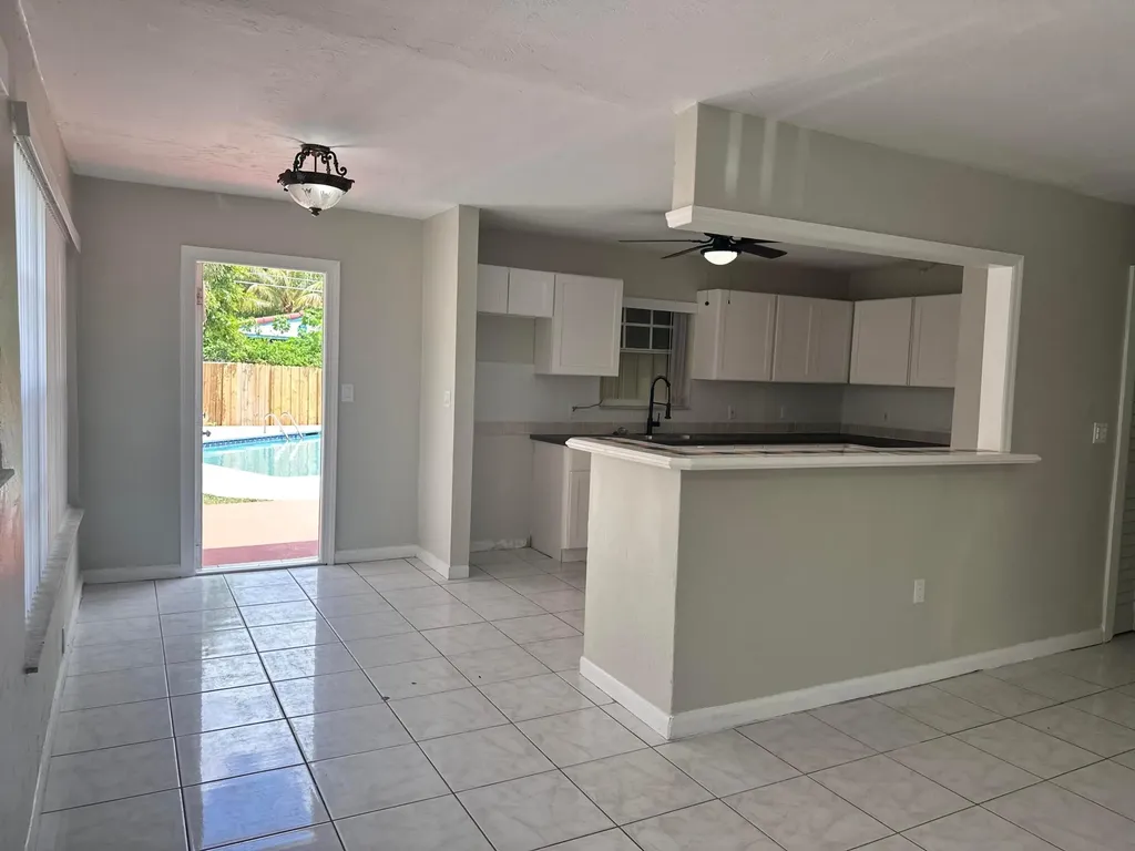 2849 SW 8th Street Fort Lauderdale FL 33312
