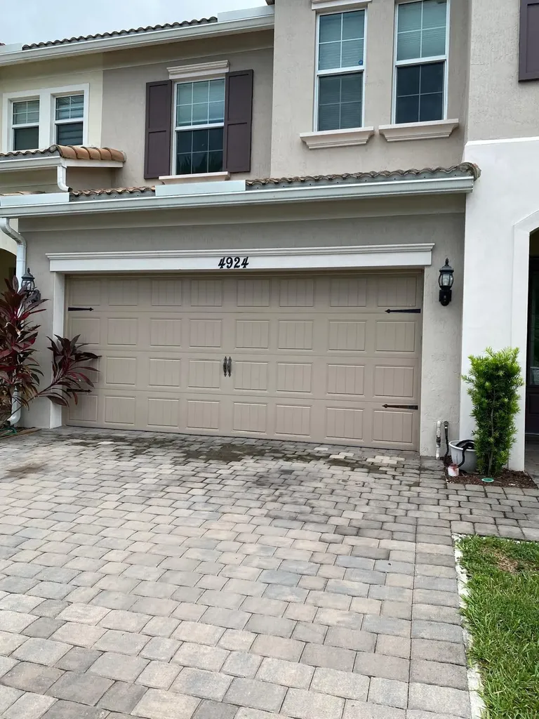 4924 Greenway Drive Hollywood FL 33021