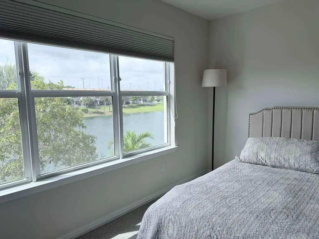 4924 Greenway Drive Hollywood FL 33021