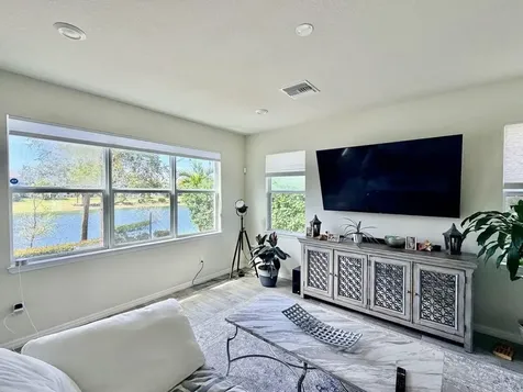 4924 Greenway Drive Hollywood FL 33021