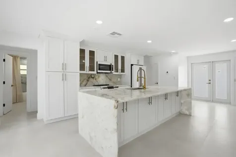 359 Country Club Drive Tequesta FL 33469