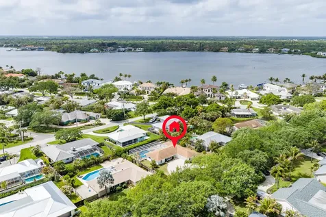 359 Country Club Drive Tequesta FL 33469