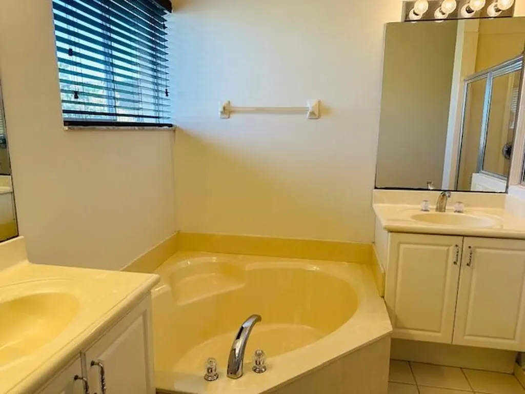 4390 Berkshire Wharf Drive Lake Worth FL 33461