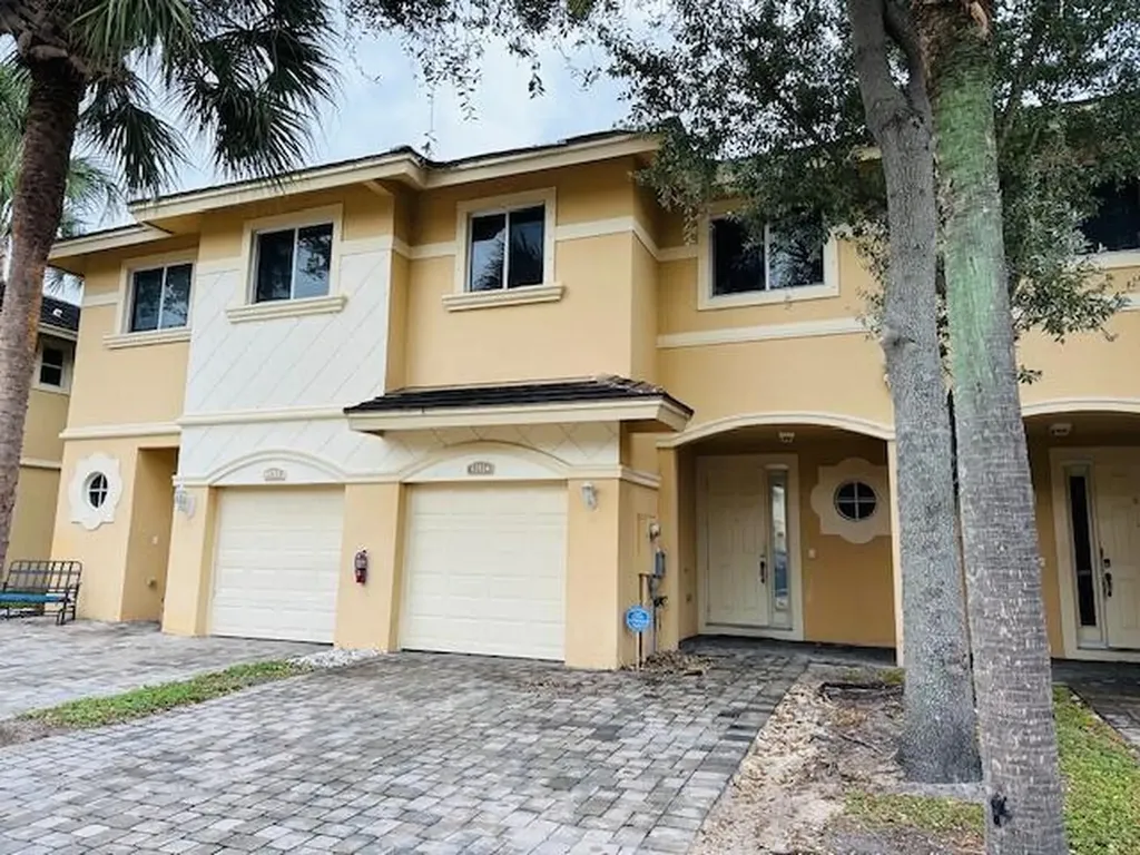 4390 Berkshire Wharf Drive Lake Worth FL 33461