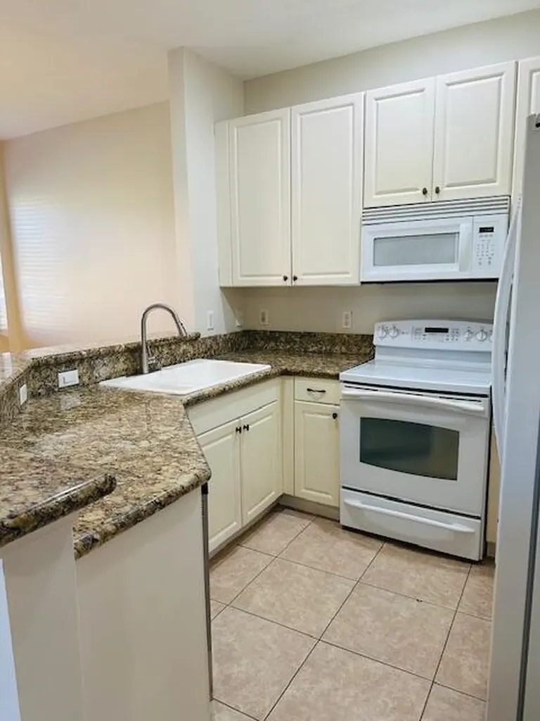 4390 Berkshire Wharf Drive Lake Worth FL 33461