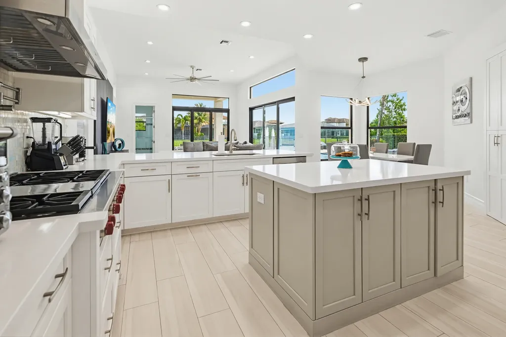 9801 Rennes Lane Delray Beach FL 33446