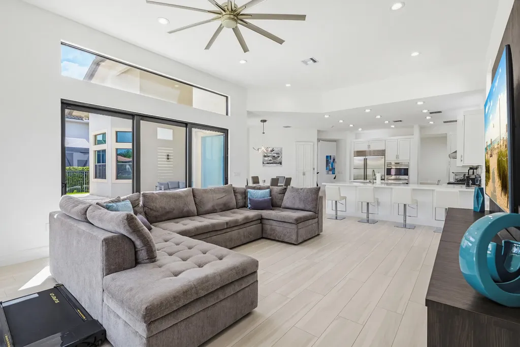 9801 Rennes Lane Delray Beach FL 33446