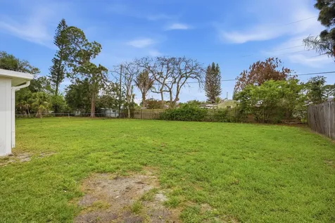 226 SW Reynolds Avenue Port St Lucie FL 34983