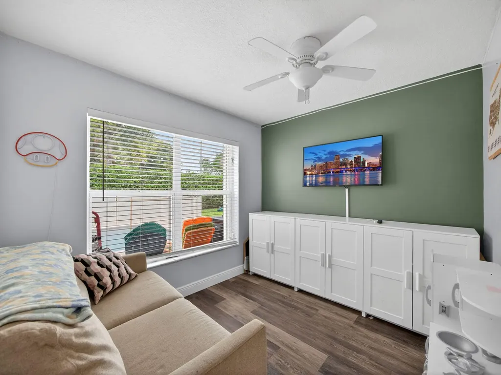 5053 Prairie Dunes Village Circle Lake Worth FL 33463