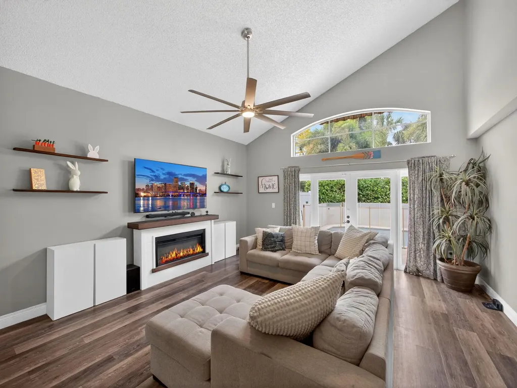 5053 Prairie Dunes Village Circle Lake Worth FL 33463