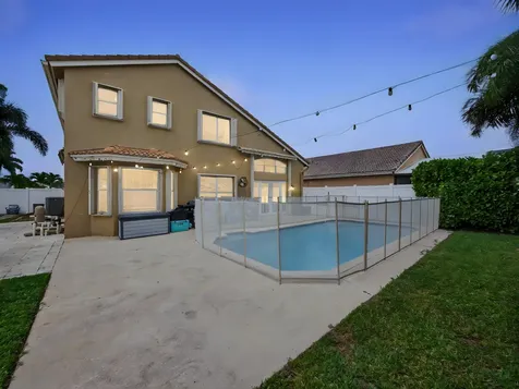 5053 Prairie Dunes Village Circle Lake Worth FL 33463