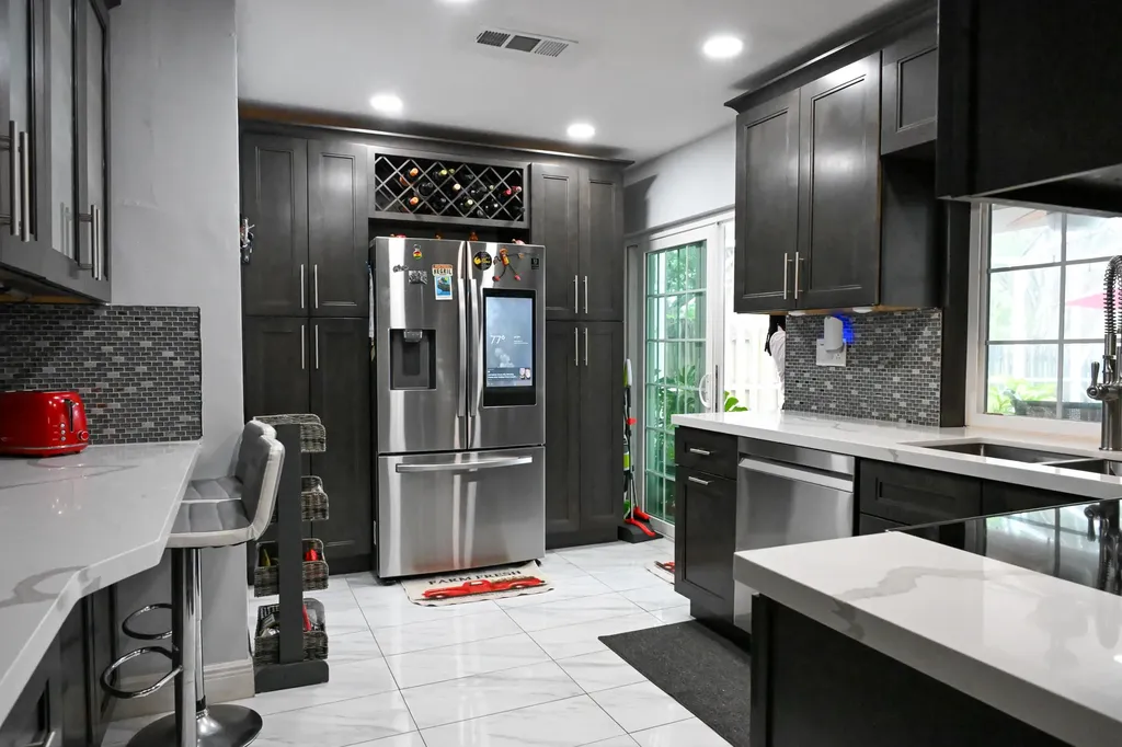8610 NW 27th Place Sunrise FL 33322