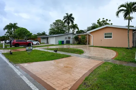 8610 NW 27th Place Sunrise FL 33322