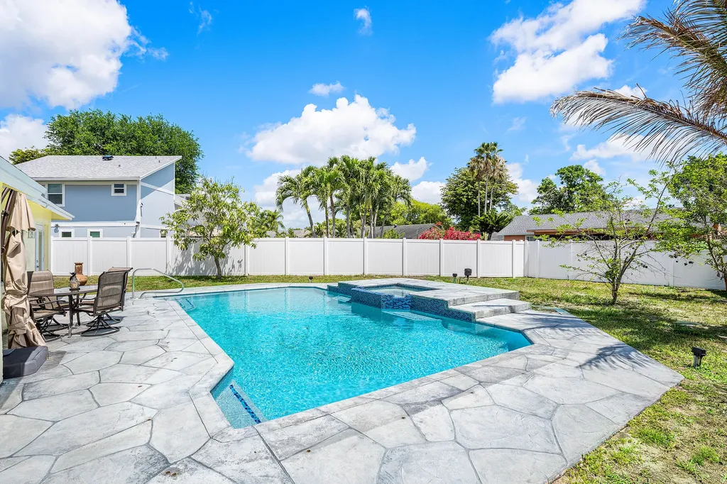 246 Natchez Court Royal Palm Beach FL 33411