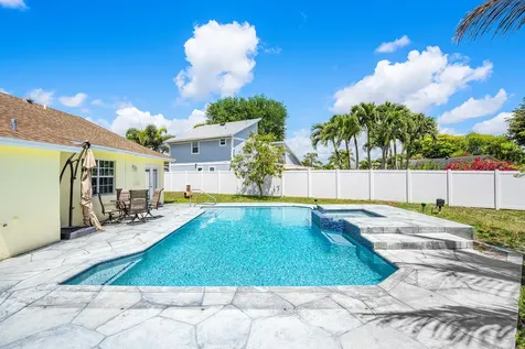 246 Natchez Court Royal Palm Beach FL 33411