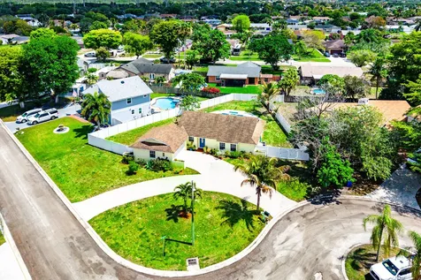 246 Natchez Court Royal Palm Beach FL 33411