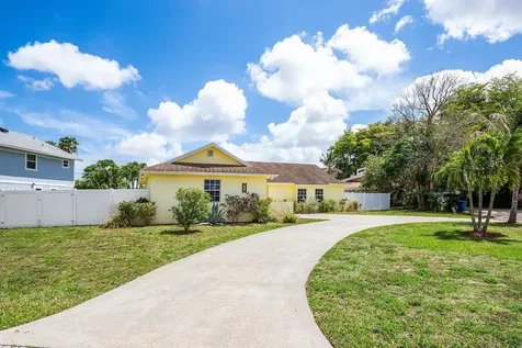 246 Natchez Court Royal Palm Beach FL 33411