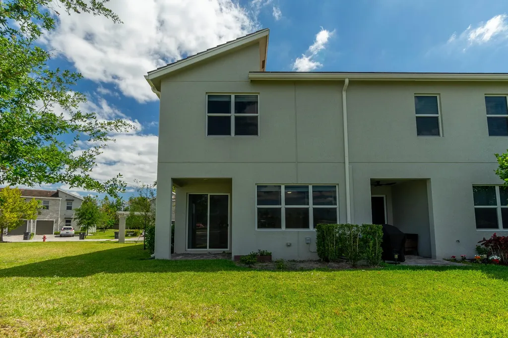 8618 Via Mar Rosso Lake Worth FL 33467