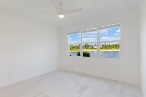 8618 Via Mar Lake Worth FL 33467