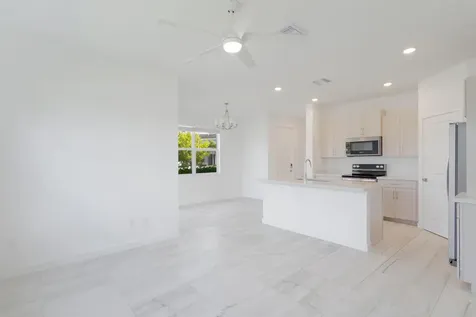 8618 Via Mar Lake Worth FL 33467