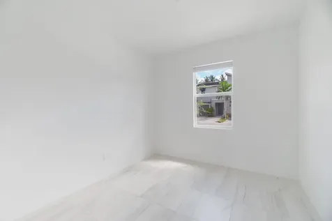8618 Via Mar Lake Worth FL 33467