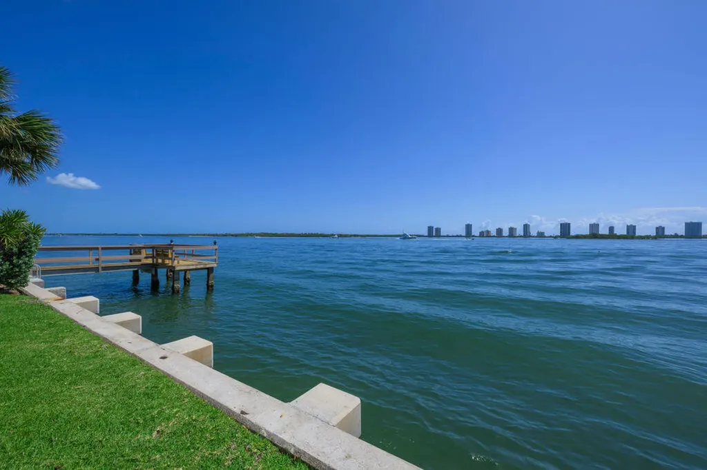 101 Doolen Court North Palm Beach FL 33408