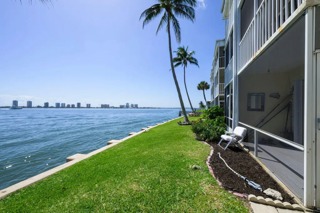 101 Doolen Court North Palm Beach FL 33408