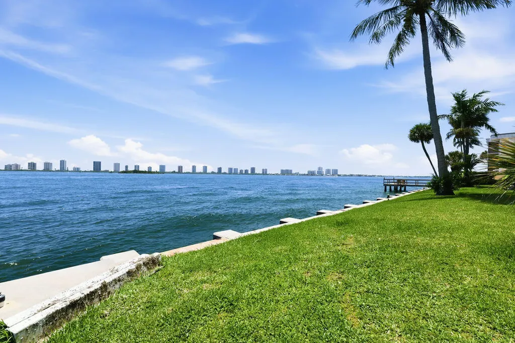 101 Doolen Court North Palm Beach FL 33408