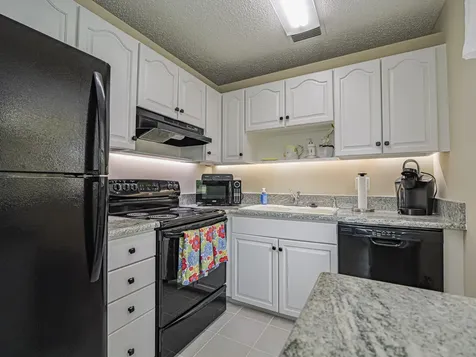 27 Pine Arbor Lane Vero Beach FL 32962