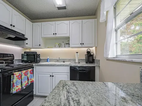 27 Pine Arbor Lane Vero Beach FL 32962