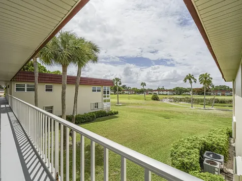 27 Pine Arbor Lane Vero Beach FL 32962