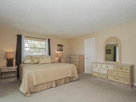 27 Pine Arbor Lane Vero Beach FL 32962