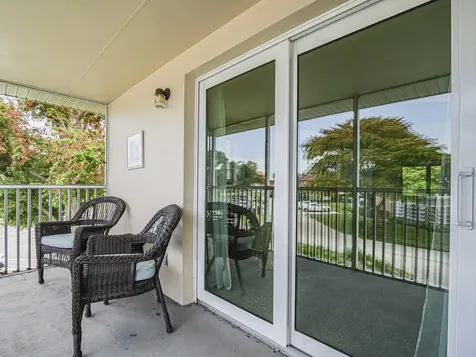 27 Pine Arbor Lane Vero Beach FL 32962