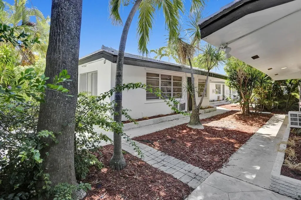 820 NE 16th Avenue Fort Lauderdale FL 33304
