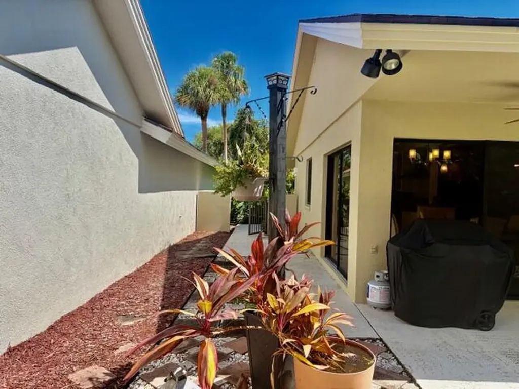 204 Cape Pointe Circle Jupiter FL 33477
