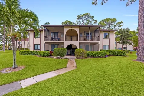 322 Knotty Pine Circle Greenacres FL 33463