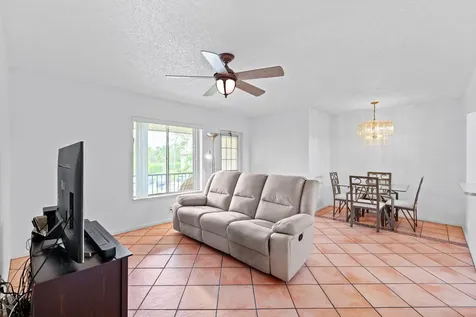 322 Knotty Pine Circle Greenacres FL 33463