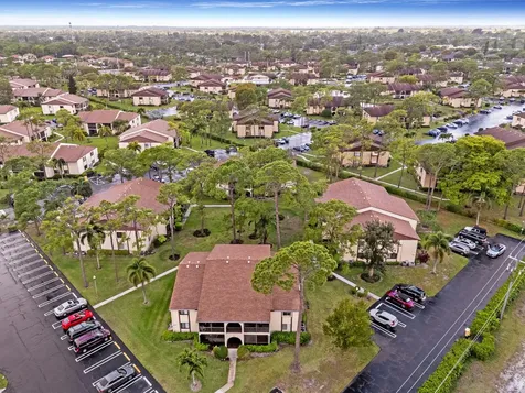 322 Knotty Pine Circle Greenacres FL 33463
