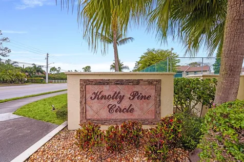 322 Knotty Pine Circle Greenacres FL 33463