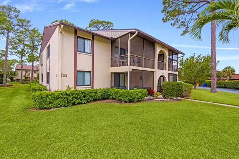 322 Knotty Pine Circle Greenacres FL 33463
