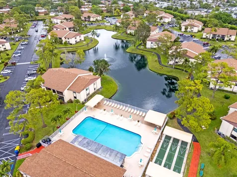 322 Knotty Pine Circle Greenacres FL 33463