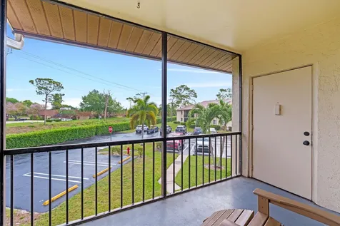 322 Knotty Pine Circle Greenacres FL 33463