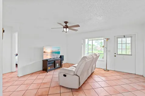 322 Knotty Pine Circle Greenacres FL 33463